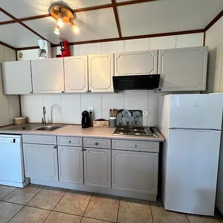Domaine De Tamaris, A 600m De La Plage, 3 Et Sejour Clic Clac, Wifi, Cuisine Climatisee, 7 Couchages Animations Et Piscines En Supplement - Lrtams10 * Portiragnes
