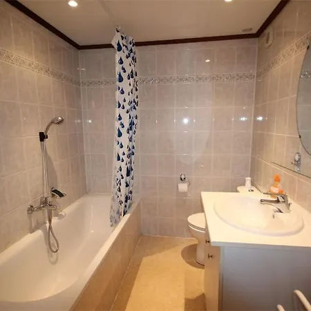 Villa Domaine De à 600m De La Climatisée, Wifi, 3 7 Couchages Animations Et Piscines En Supplément - Lrtams10 *