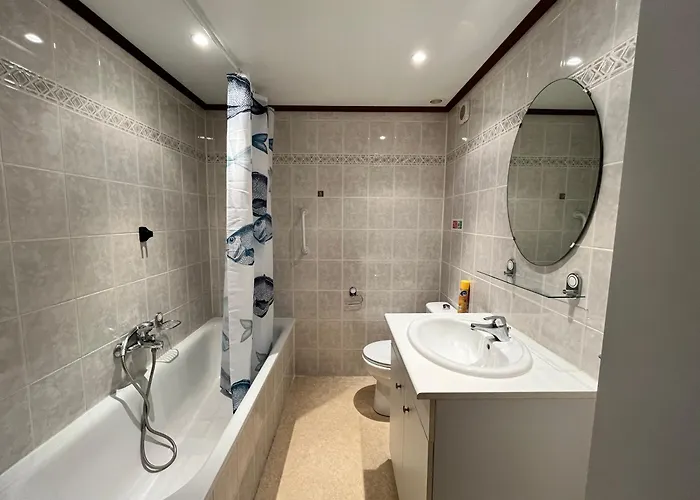 Domaine De Tamaris, A 600m De La Plage, 3 Et Sejour Clic Clac, Wifi, Cuisine Climatisee, 7 Couchages Animations Et Piscines En Supplement - Lrtams10 Villa Portiragnes